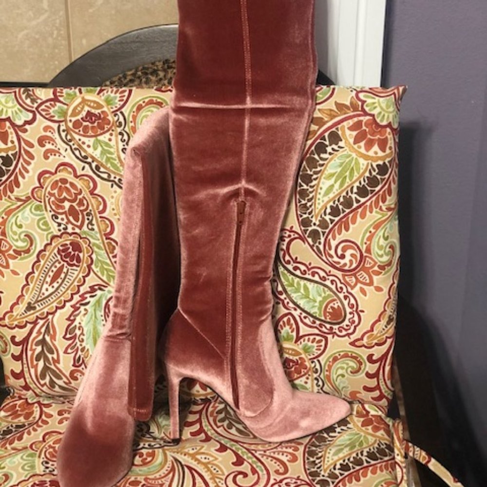 NEW Over-knee Pink Steve Madden Velvet Boots